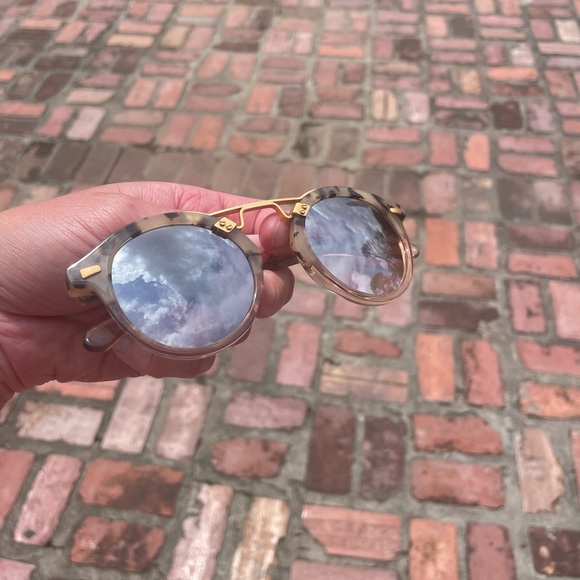 Like new Krewe STL polarized sunglasses